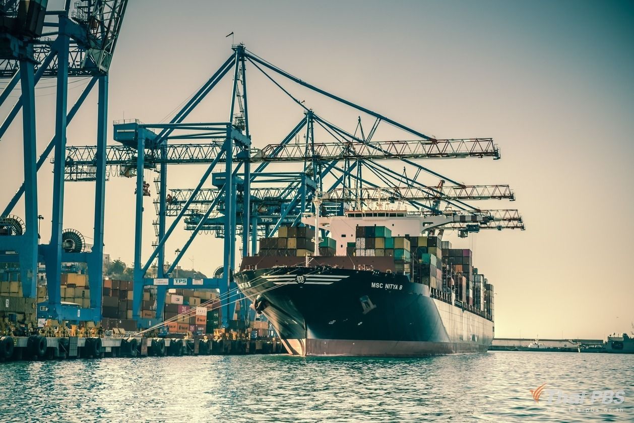 ท่าเรือขนส่งสินค้าขนาดใหญ่ที่บัลปาราอิโซ ประเทศชิลี