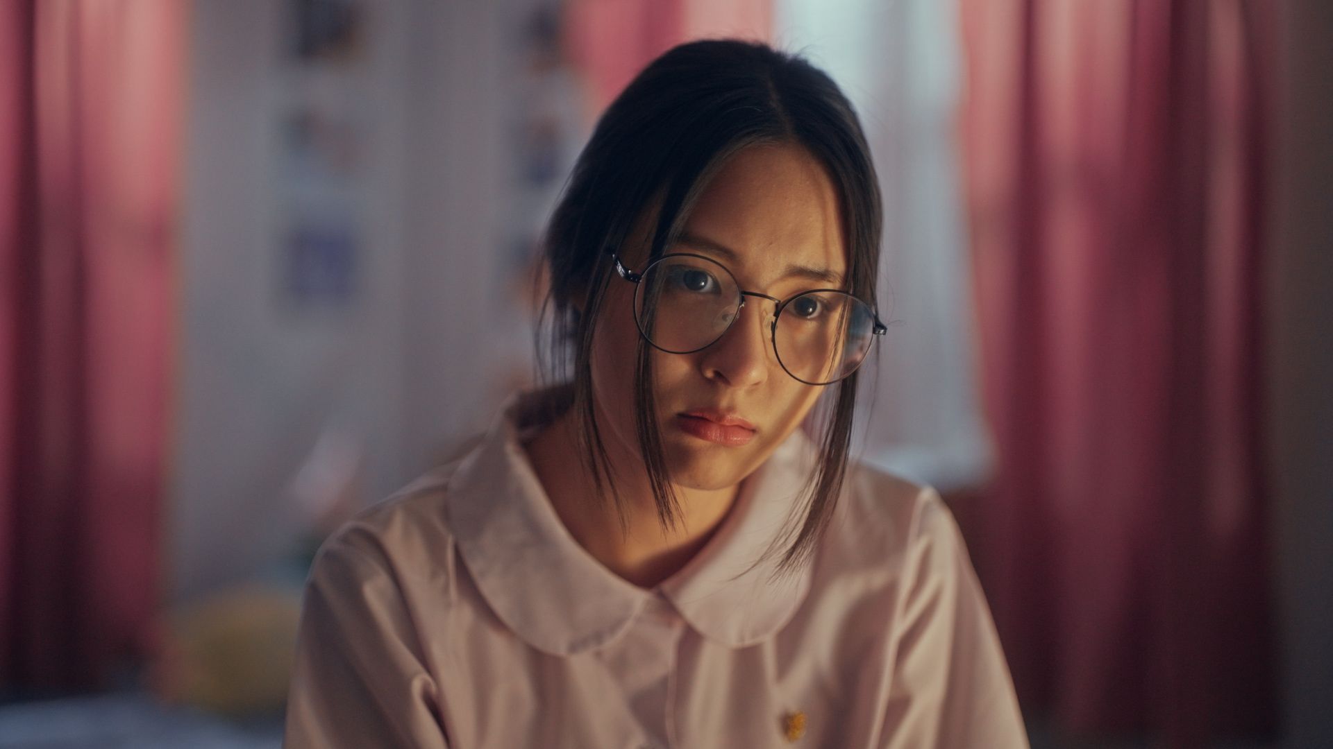 เอมี่-เอมิกา เศรษฐศิริรัตน ในบท ‘ขิม’ เด็กสาวที่เป็นออทิสติกจากซีรีส์ ท่วงทำนองที่เลือนหาย