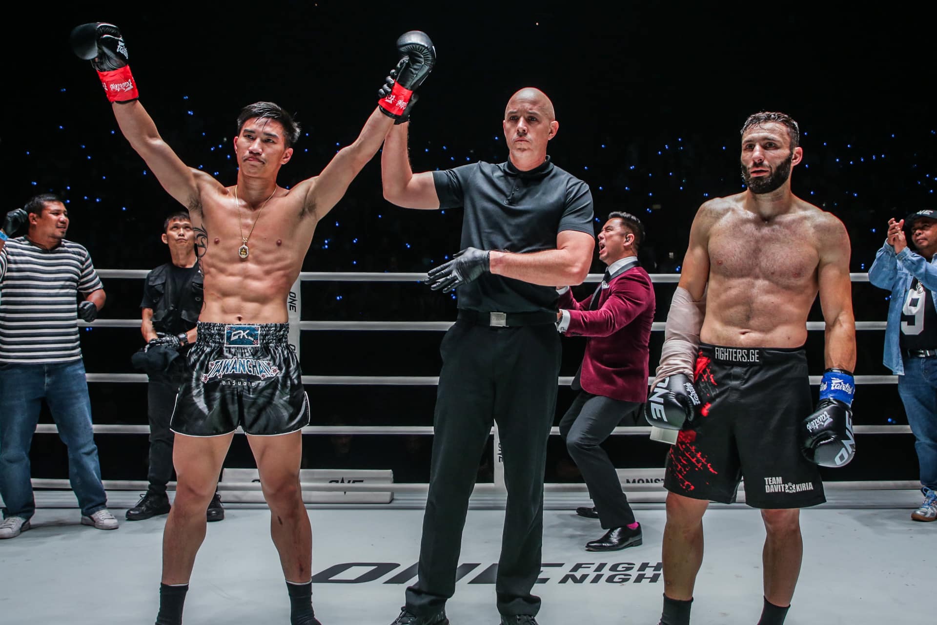 มวย ONE Championship (ภาพจากเฟซบุ๊ก ตะวันฉาย P.K.)