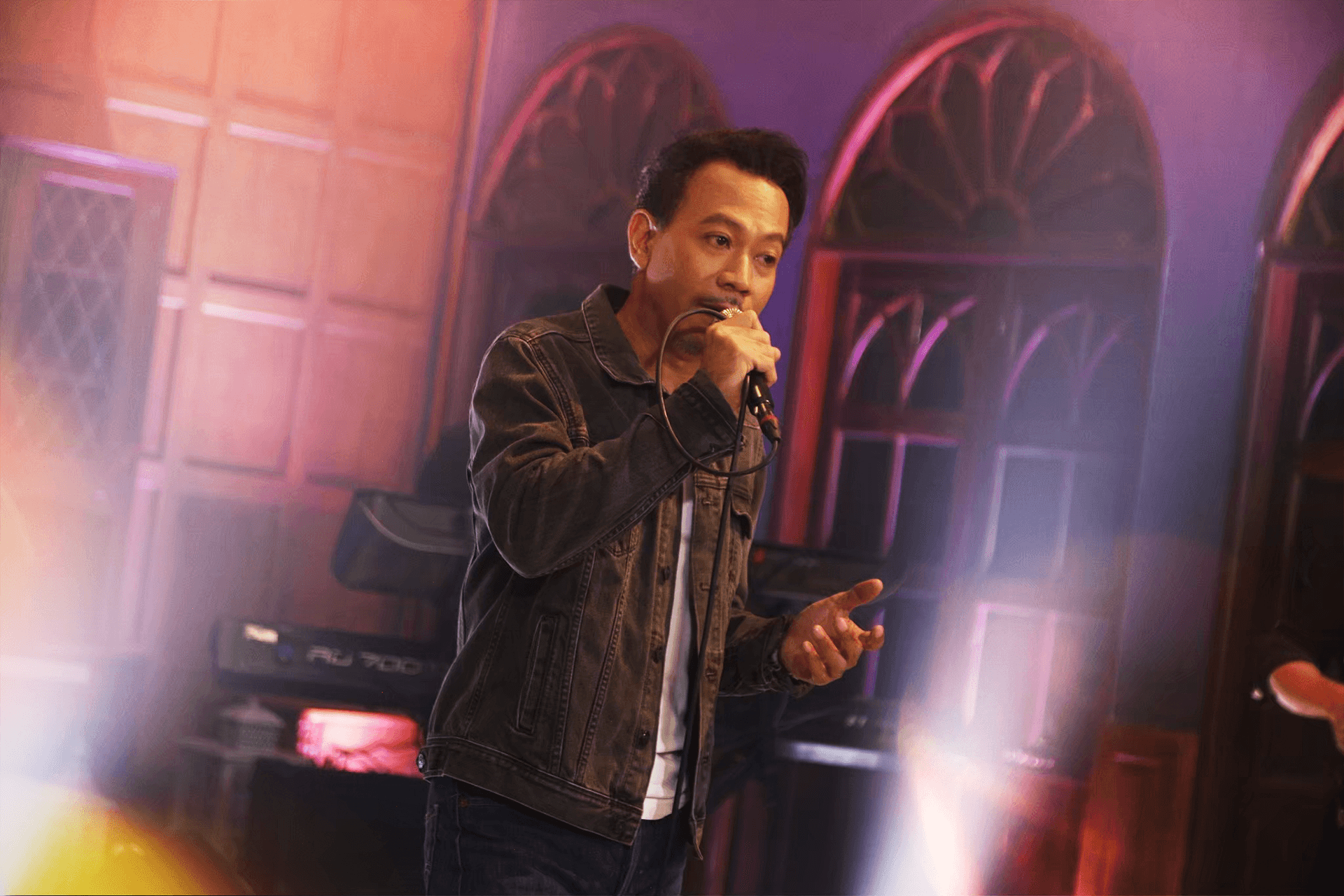 นัท ชาติชาย