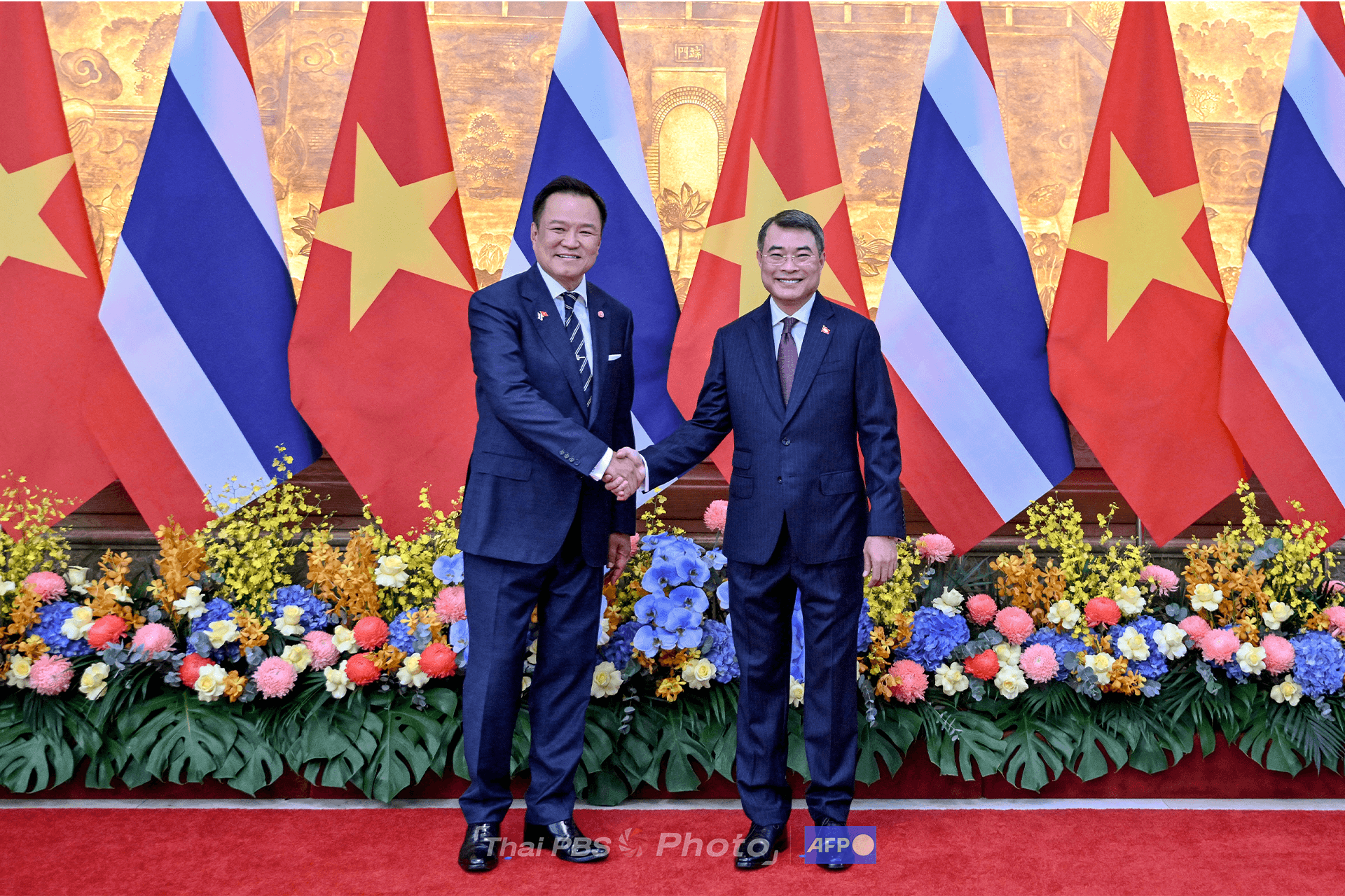 นายอนุทิน ชาญวีรกูล นายกรัฐมนตรี จับมือกับ โต เลิม ผู้นำเวียดนาม ในการเยือนเวียดนามวันที่  8 มิถุนายน พ.ศ.2569 , ที่มา: AFP