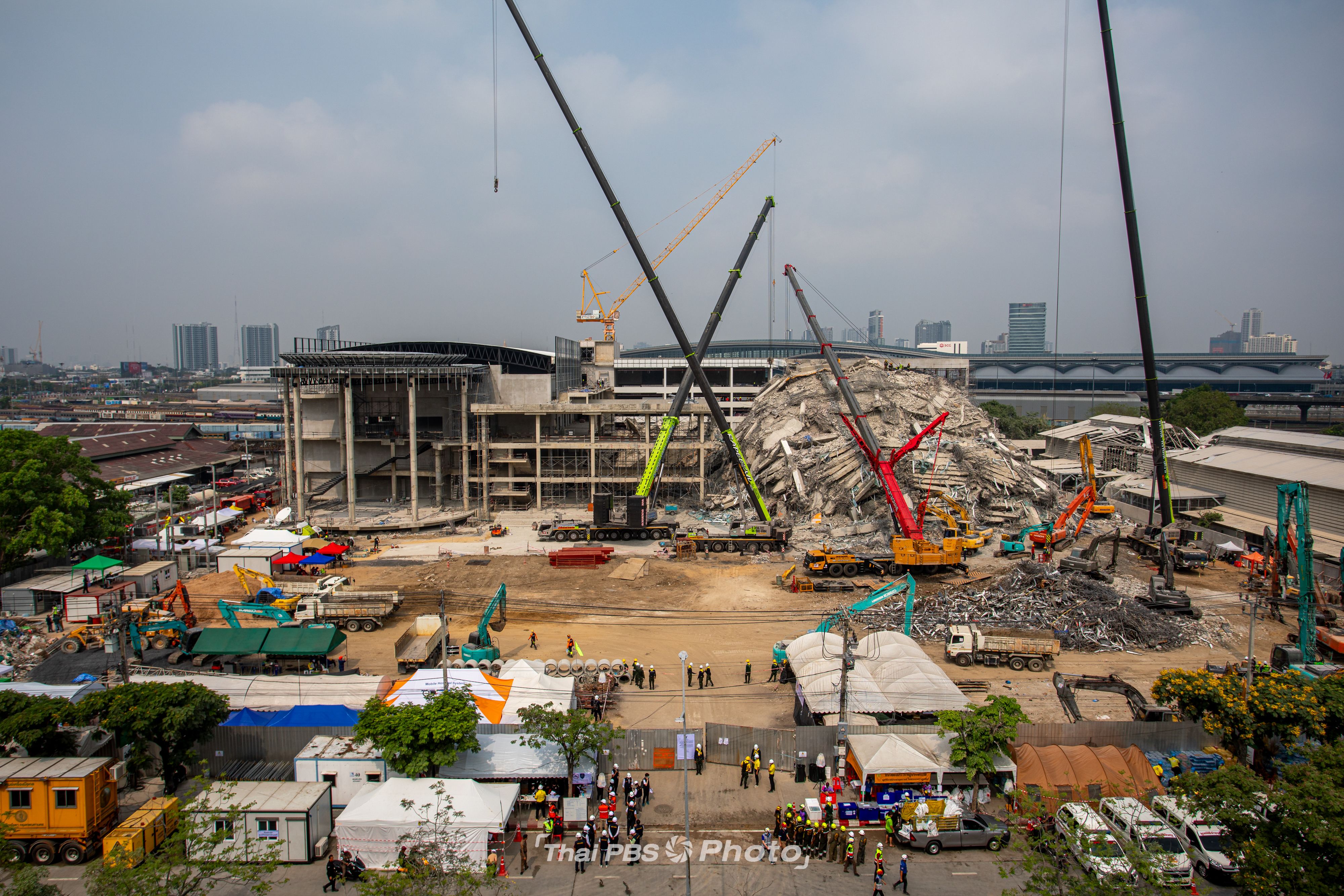 เร่งช่วยเหลือผู้ประสบภัย อาคารถล่ม ย่านจตุจักร เหตุแผ่นดินไหว 