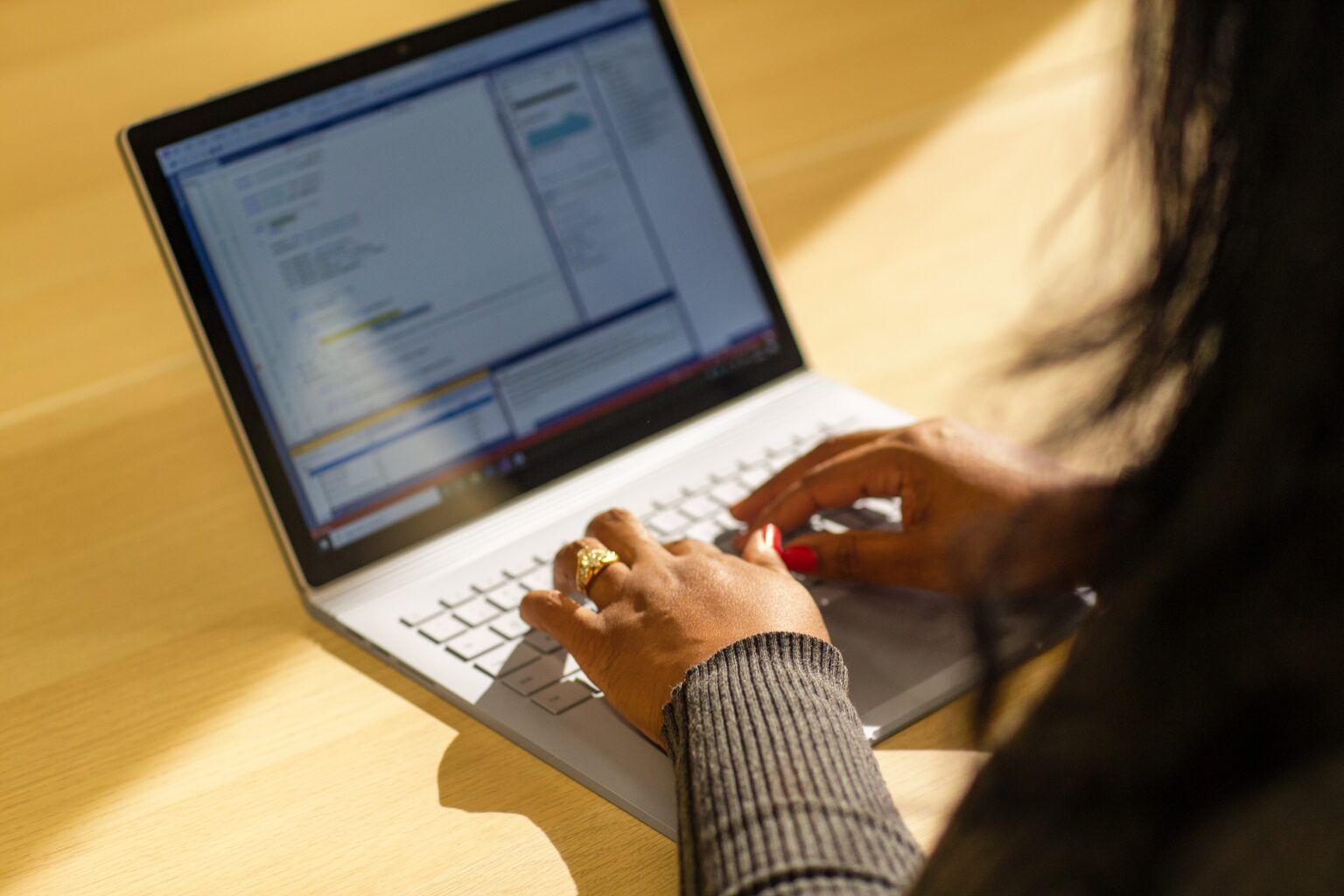 AI กำลังเรียนรู้ภาษาของโค้ดและบริบทเบื้องหลัง ภาพจาก ไมโครซอฟท์