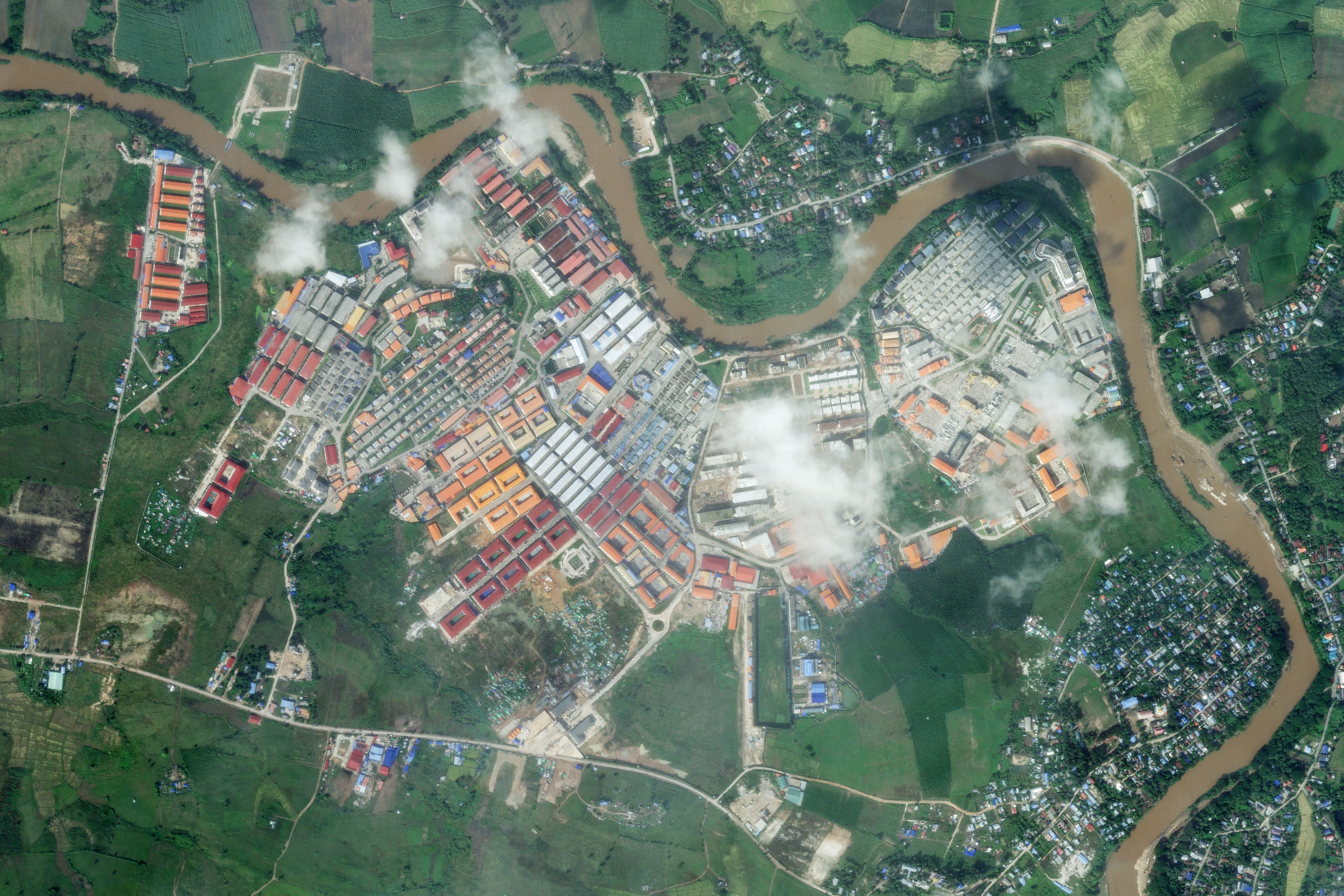 ภาพถ่ายทางอากาศของ KK Park หลังจากถูกกองทัพเมียนมาปราบปราม เมื่อเดือนพฤศจิกายน 2568 (ภาพจาก: Handout/2025 Planet Labs PBC/AFP)