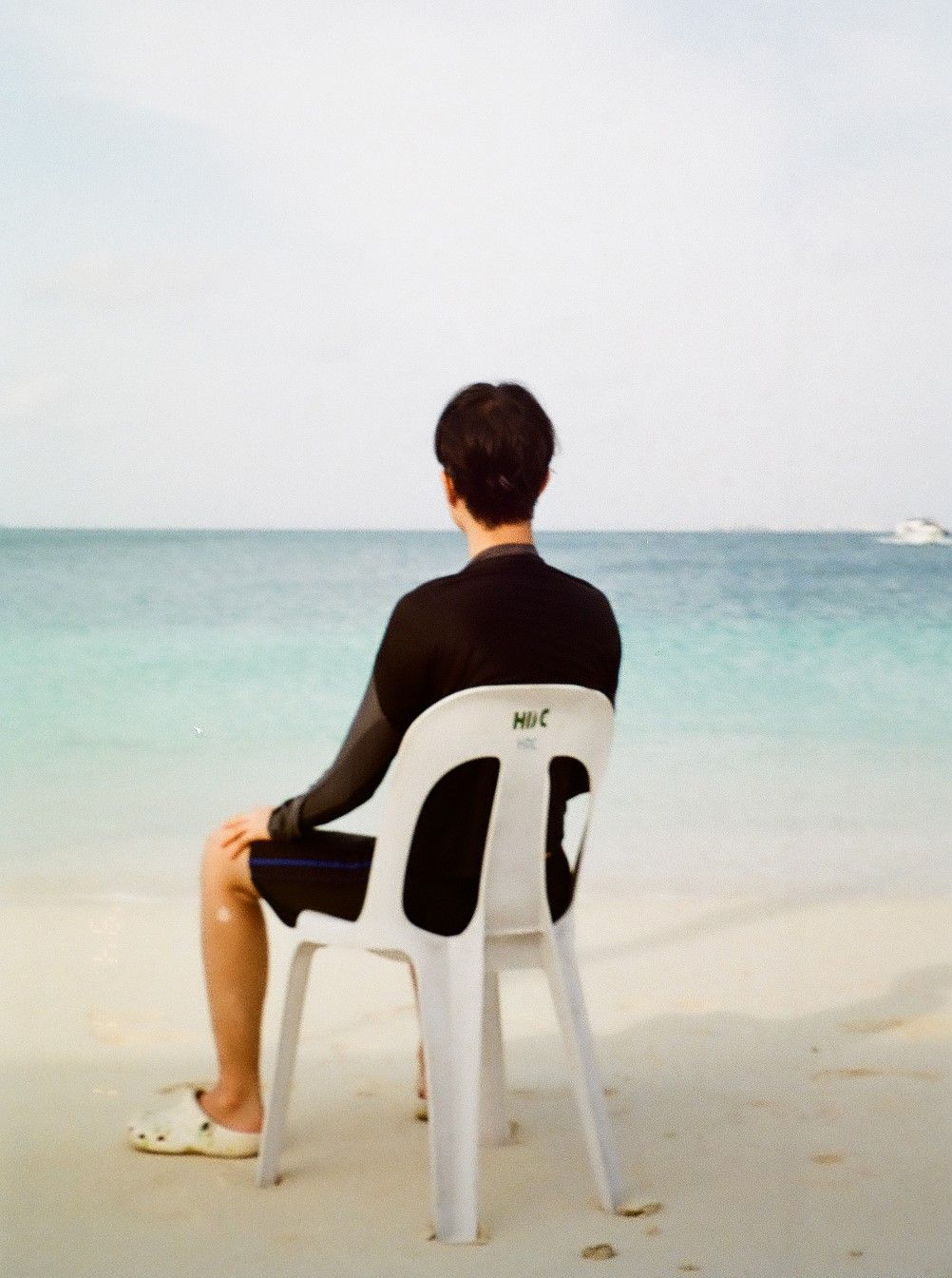 If ‘Waiting for Godot’ were set up in the Maldives, I think this could be its key art. (Photo: Peerachai Pasutan)