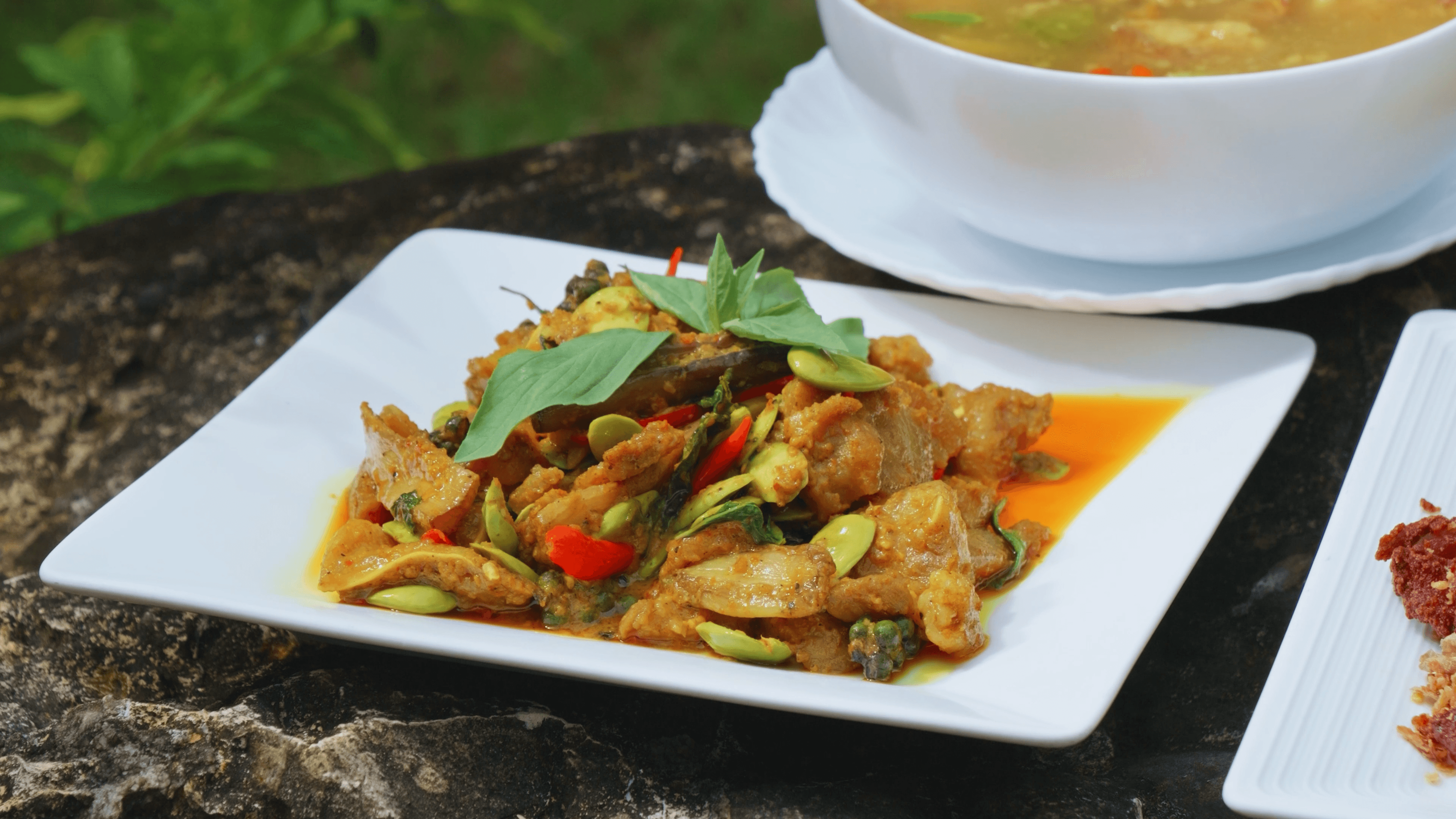 ผัดเผ็ดหนางสะตอ