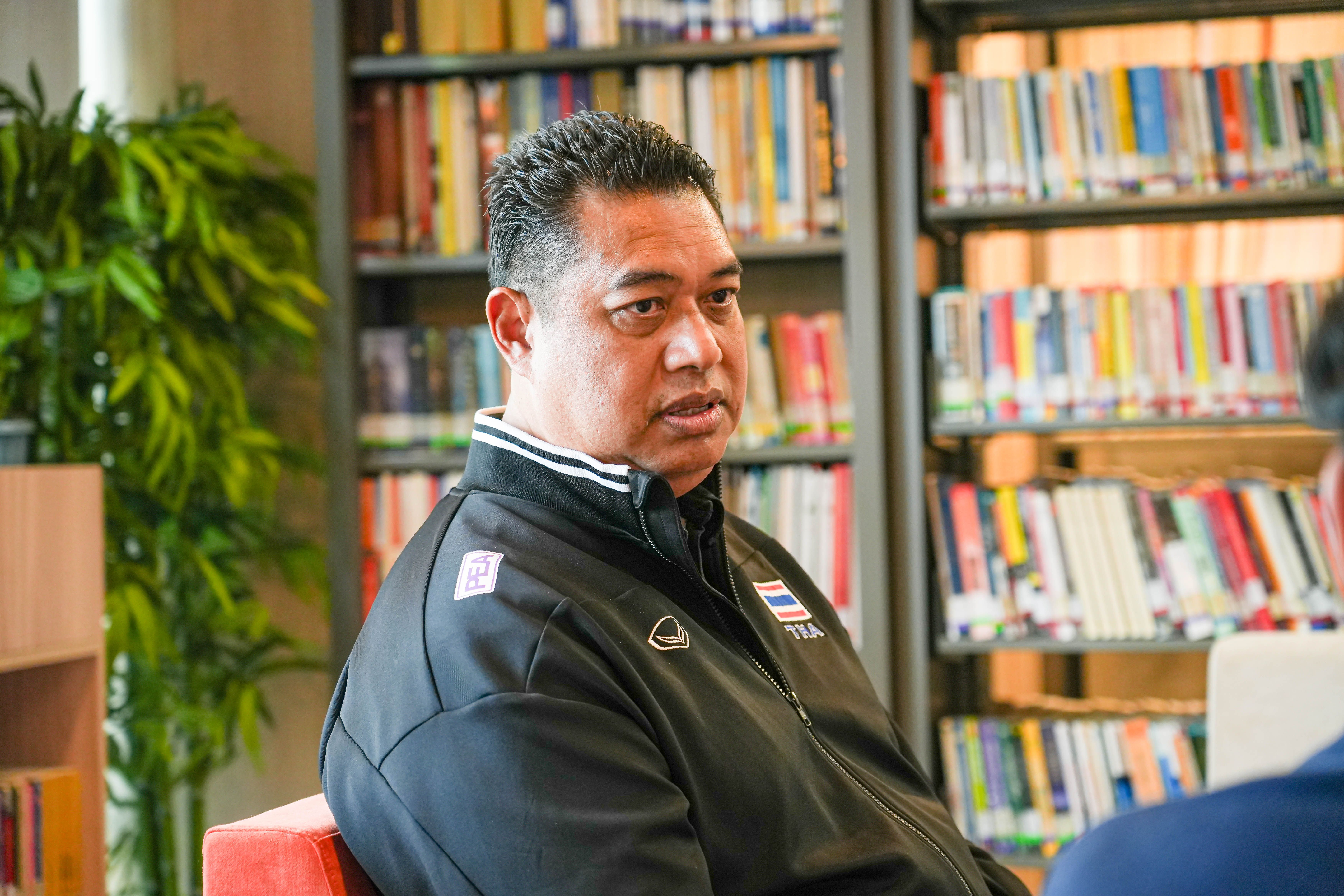 เกียรติพงษ์ รัชตเกียงไกร "โค้ชอ๊อต" หัวหน้าผู้ฝึกสอนวอลเลย์บอลไทย