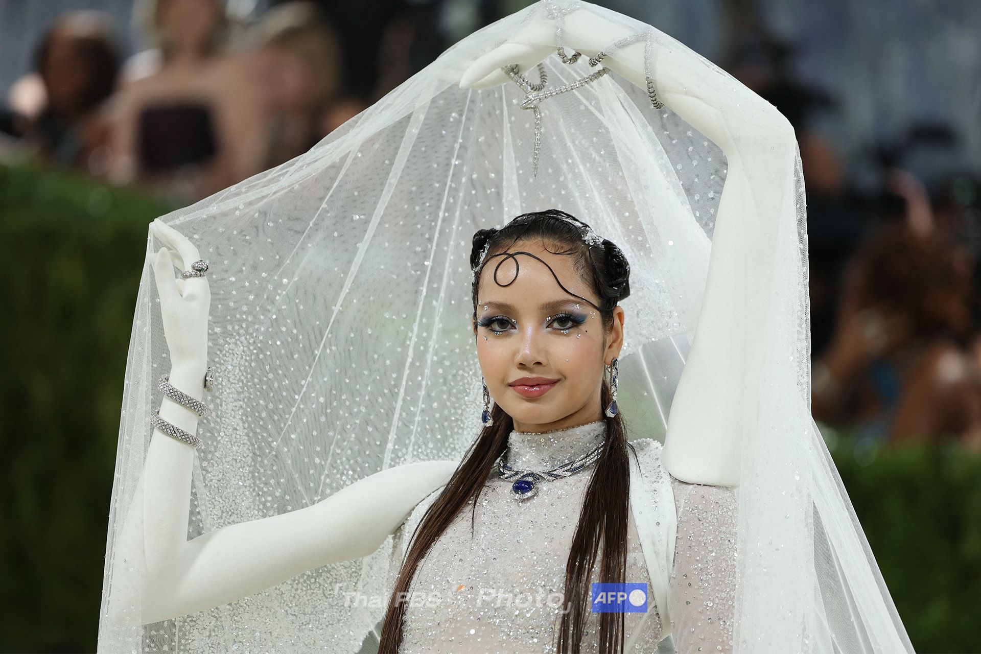 LISA หรือ ลลิษา มโนบาล ในงาน Met Gala 2026 (ภาพจาก: Angela Weiss/AFP)