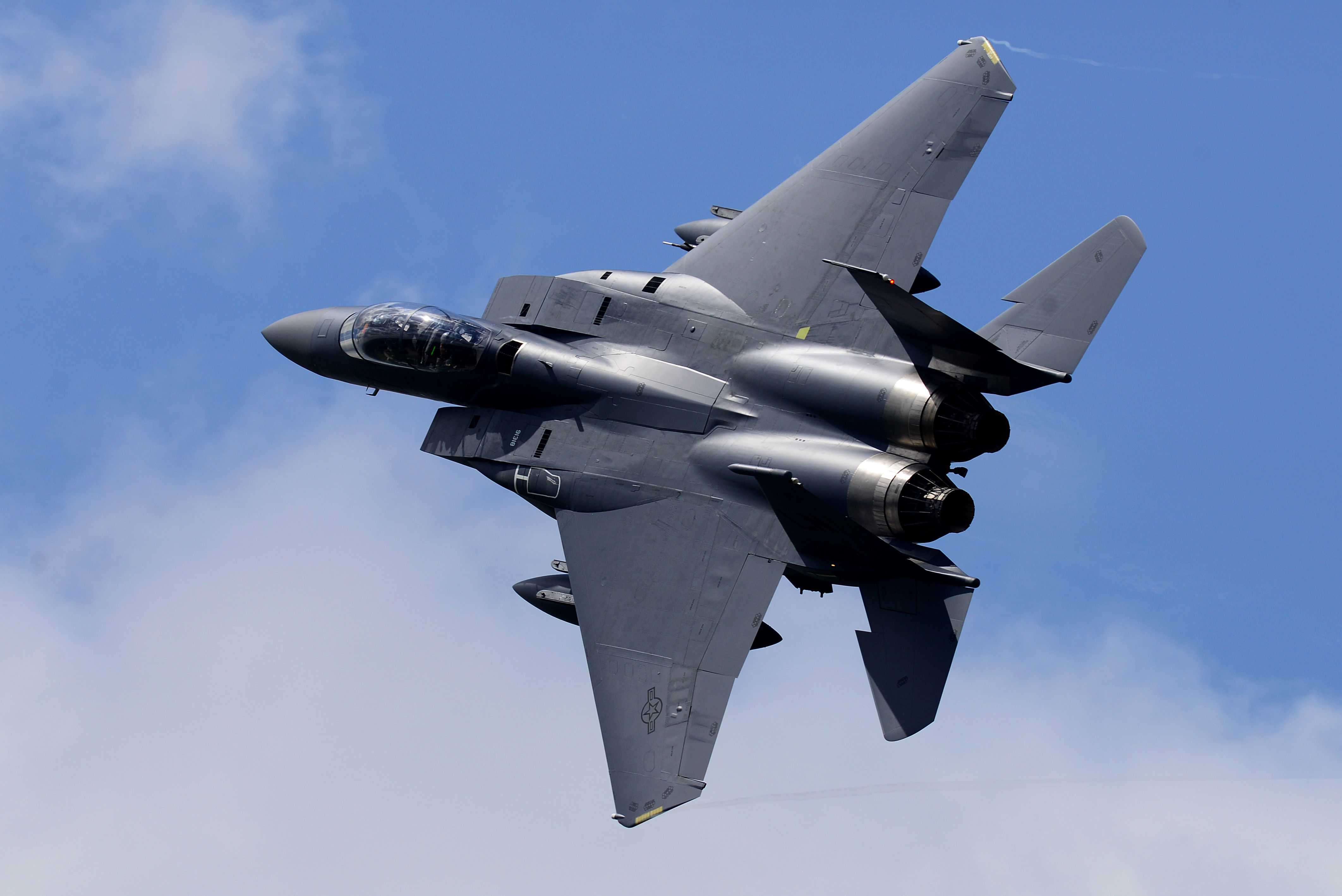 เครื่องบิน F-15E Strike Eagle ภาพจาก Tech. Sgt. Matthew Plew