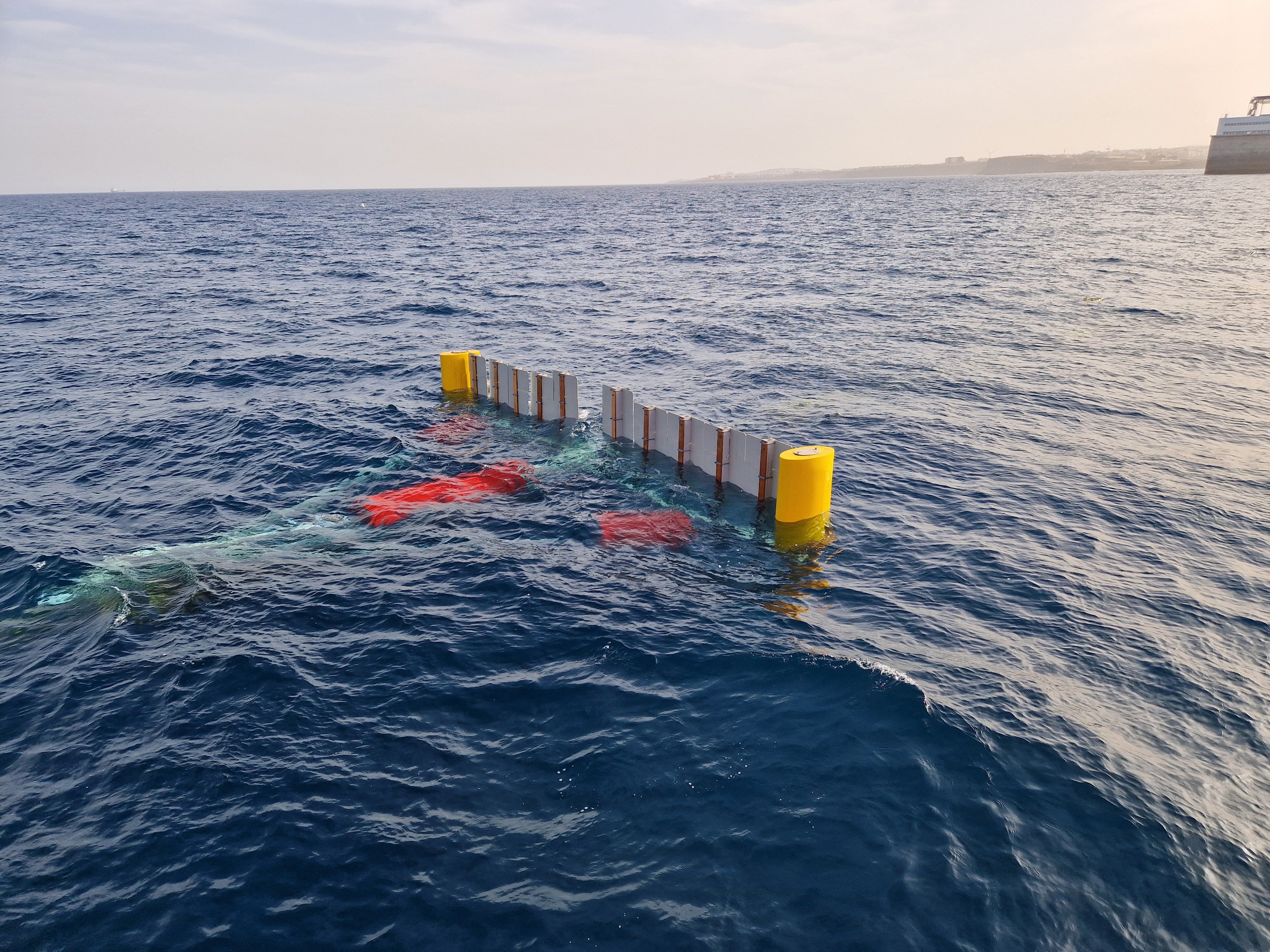 การนำอุปกรณ์ลงสู่ใต้ทะเล เพื่อผลิตพลังงานไฟฟ้าและน้ำจืด