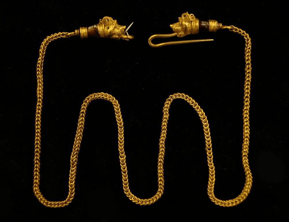 อัญมณียุคกรีกโบราณส่วนหนึ่งที่หายไป (ภาพจาก: British Museum)