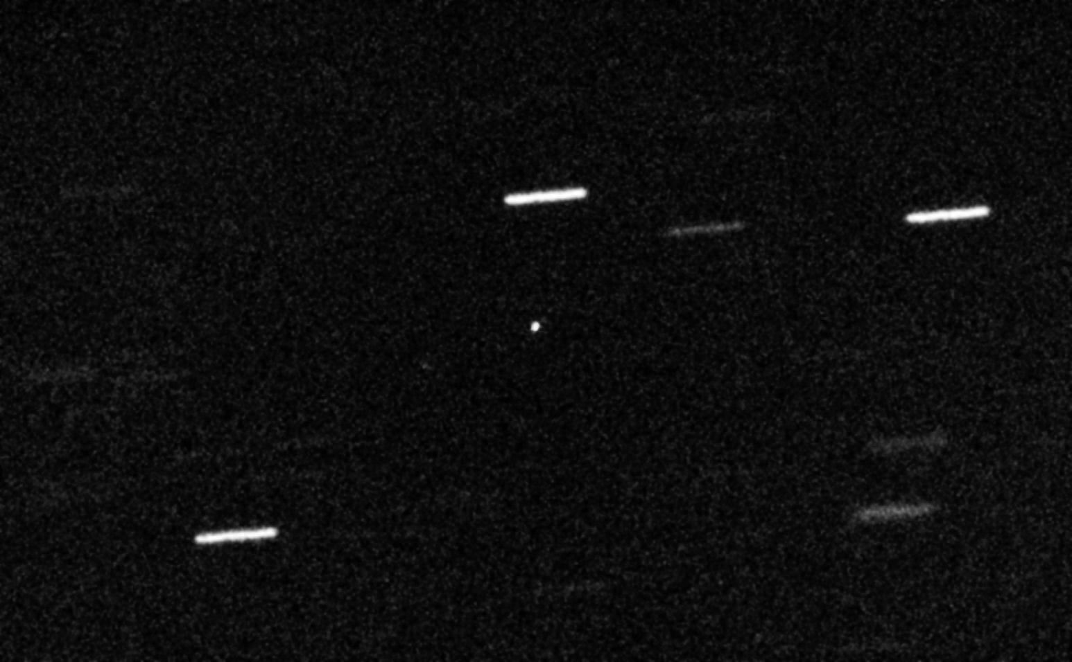 ภาพถ่าย ʻOumuamua จากกล้องโทรทรรศน์ William Herschel เมื่อปี 2017 ภาพจาก NASA