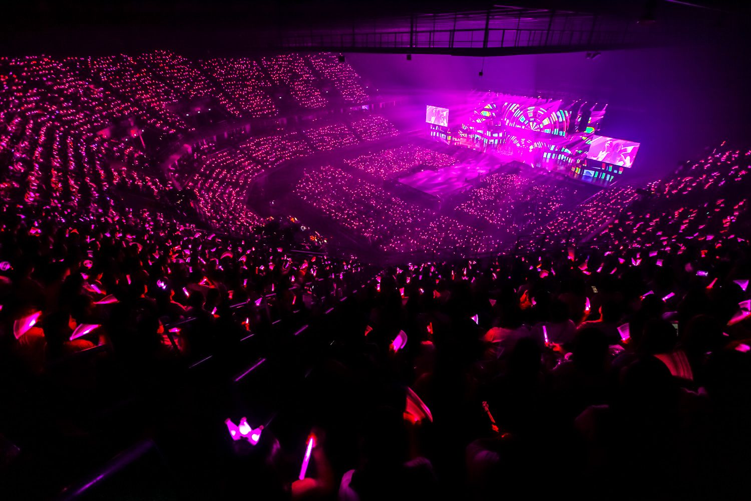 ทะเลสีชมพู (Pink Ocean) ที่สวยงามที่สุดของ "โซวอน" และ "โซชิ"  ในคอนเสิร์ต GIRLS' GENERATION 4th TOUR - Phantasia - in BANGKOK 