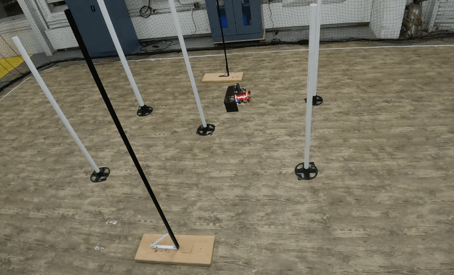 การทดสอบโดรนบินหลบหลีกสิ่งกีดขวาง