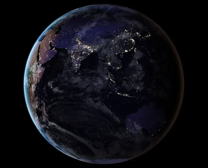 ภาพโลกยามค่ำคืน จากการเก็บภาพของดาวเทียม Suomi-NPP ที่มา NASA.webp