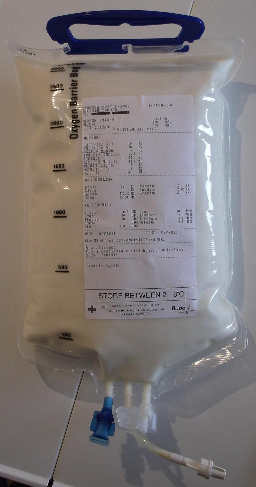 ถุงสารอาหาร TPN ที่ถูกผสมเข้ากับ Lipid Emulsion แล้ว จึงมีลักษณะเป็นน้ำสีขาว