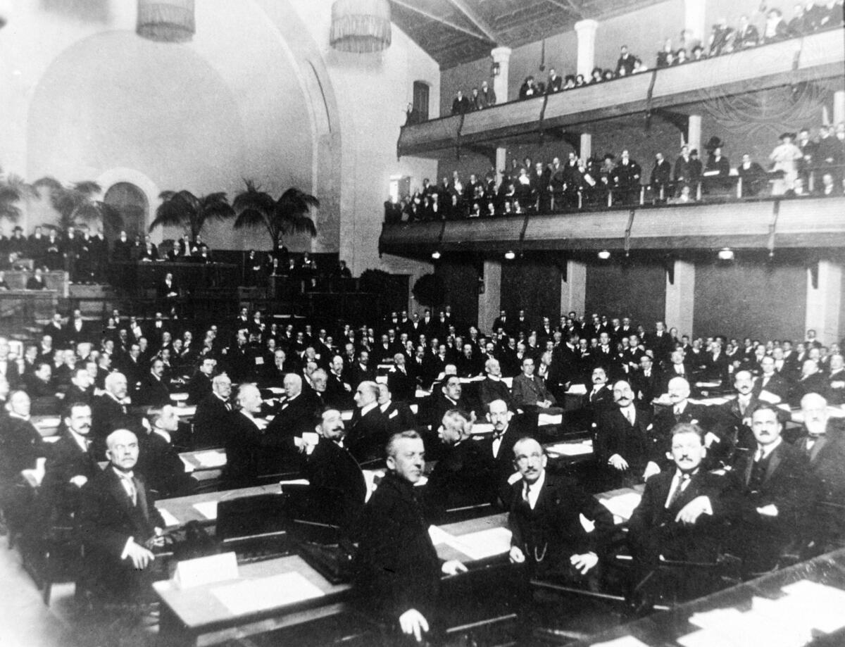 ที่ประชุมองค์การสันนิบาตชาติ ณ กรุงเจนีวา เมื่อวันที่ 15 พฤศจิกายน 1920 (ภาพจาก: UN Photo/Jullien)