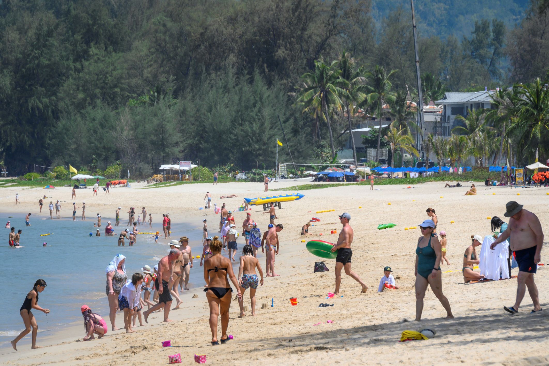 Tourists in Phuket (Photo : AFP)