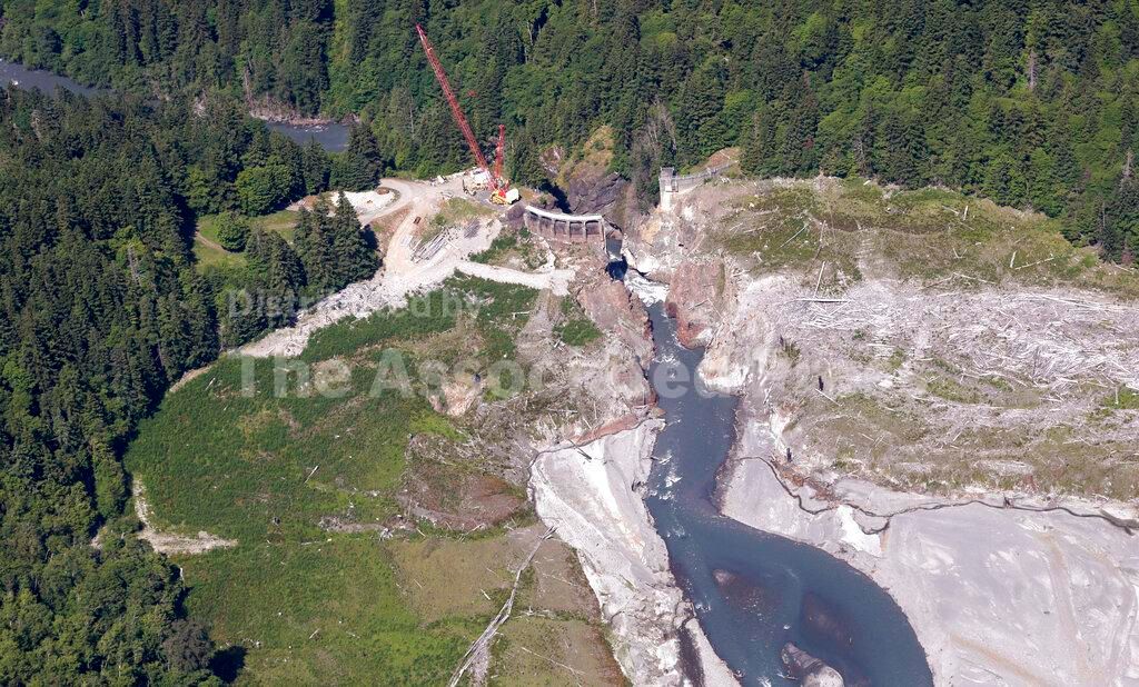 แม่น้ำเอลวา สหรัฐอเมริกา : ที่มาภาพ AP Photo