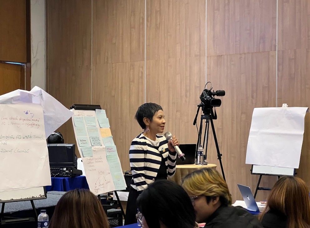 คุณสุภิญญา กลางณรงค์ ผู้ร่วมก่อตั้งภาคีโคแฟค (ประเทศไทย)