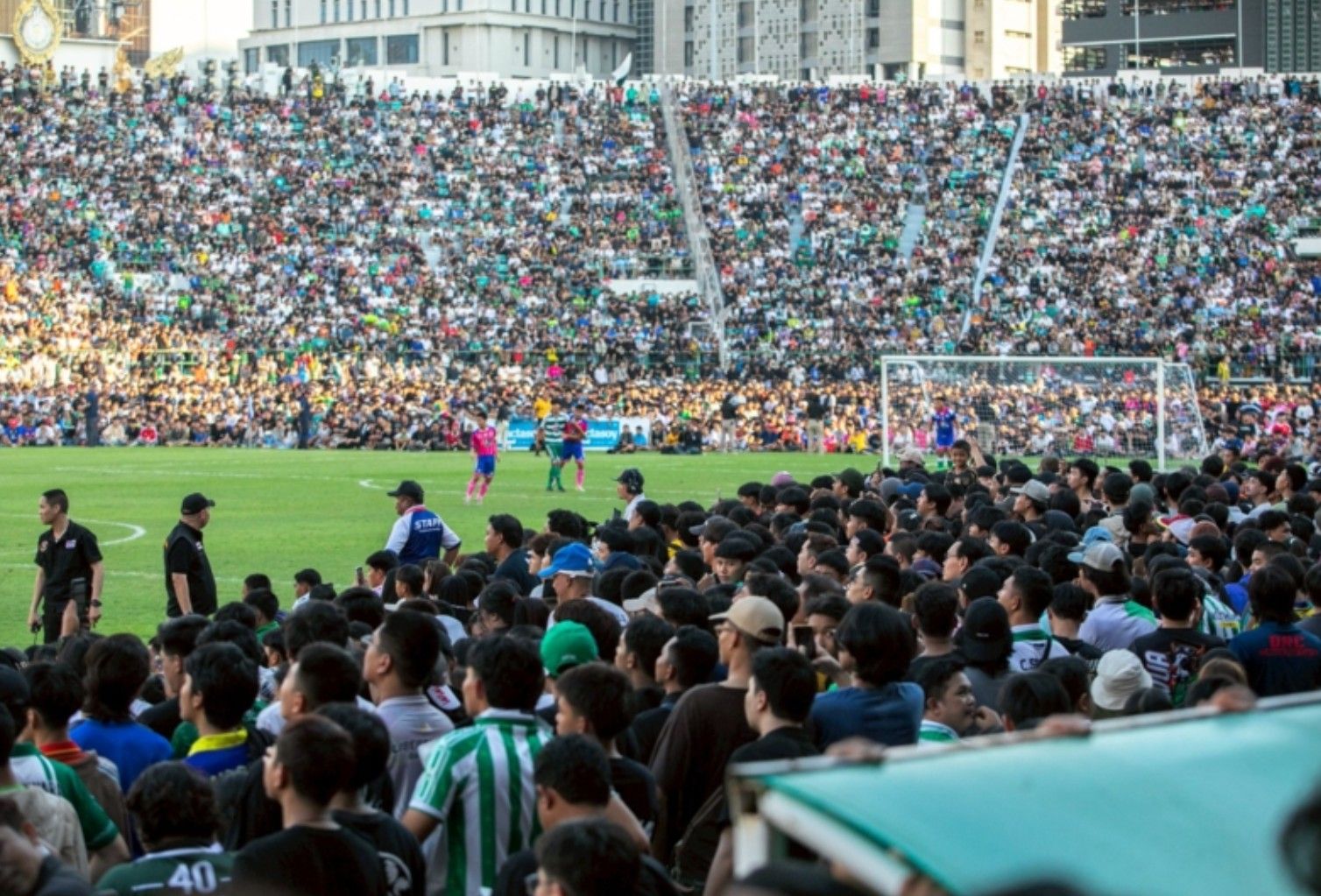 ผู้ชมแน่นสนามศุภชลาศัย ในรอบชิงชนะเลิศฟุตบอลกีฬา 7 สี