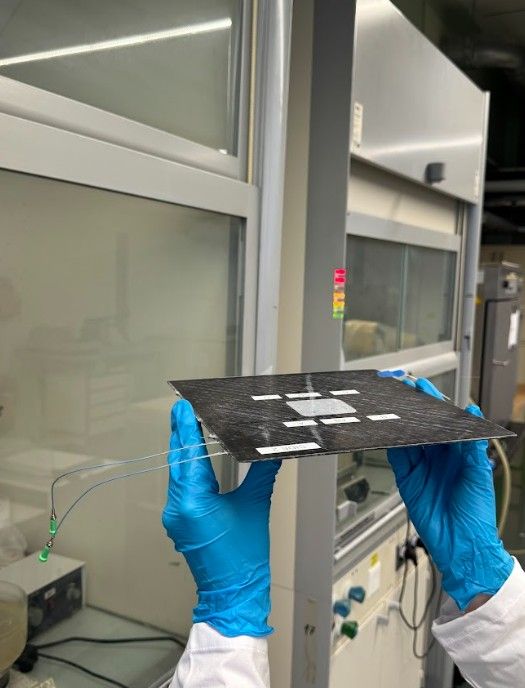 ภาพของวัสดุรูปแบบใหม่ที่ ESA ทำการทดลองเพื่อหวังนำมาใช้เป็นวัสดุที่ซ่อมแซมตัวเองได้ของยานอวกาศ ภาพจาก ESA